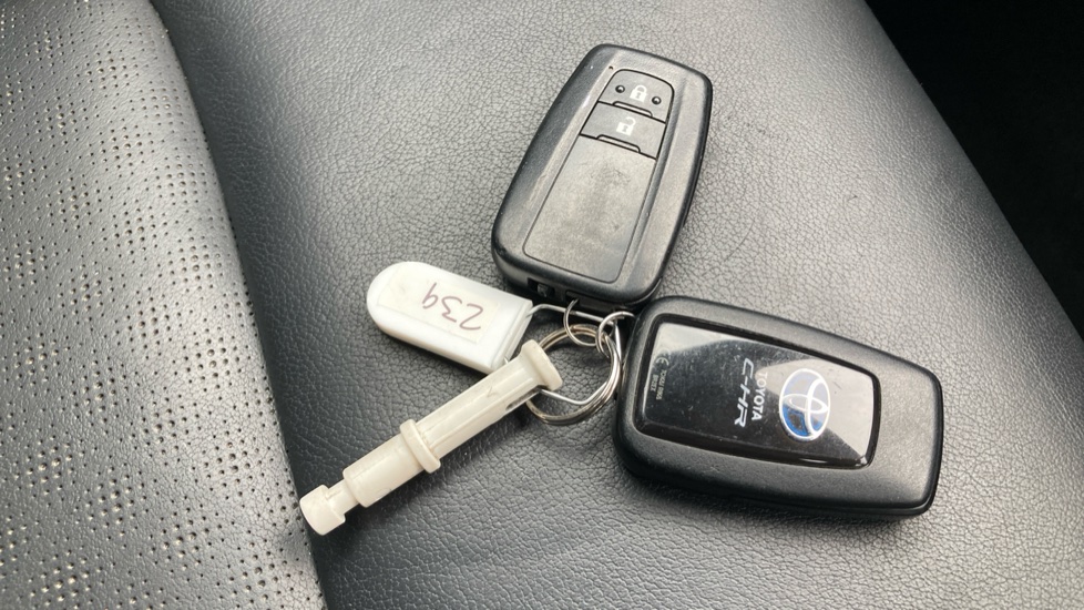 Toyota C-HR 1.8 Hybrid Excel 5dr CVT Hybrid Hatchback - Image 28