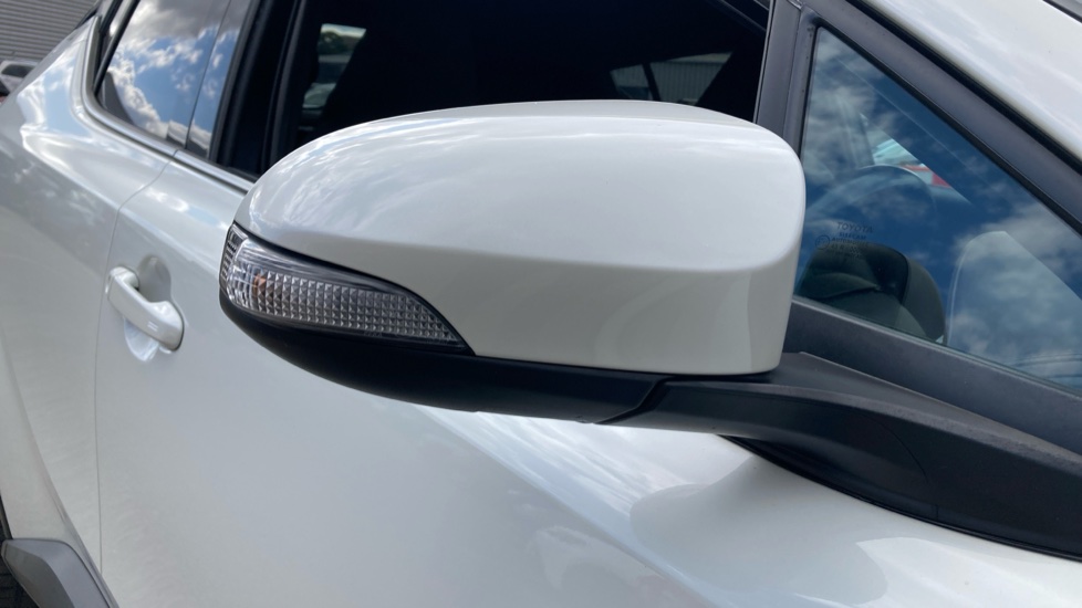Toyota C-HR 1.8 Hybrid Excel 5dr CVT Hybrid Hatchback - Image 50