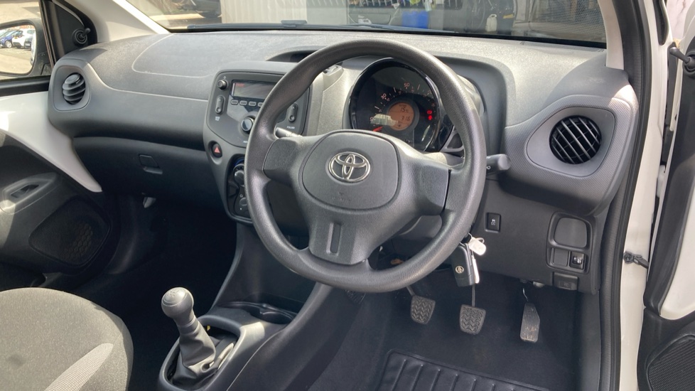 Toyota Aygo 1.0 VVT-i X 3dr Petrol Hatchback - Image 6