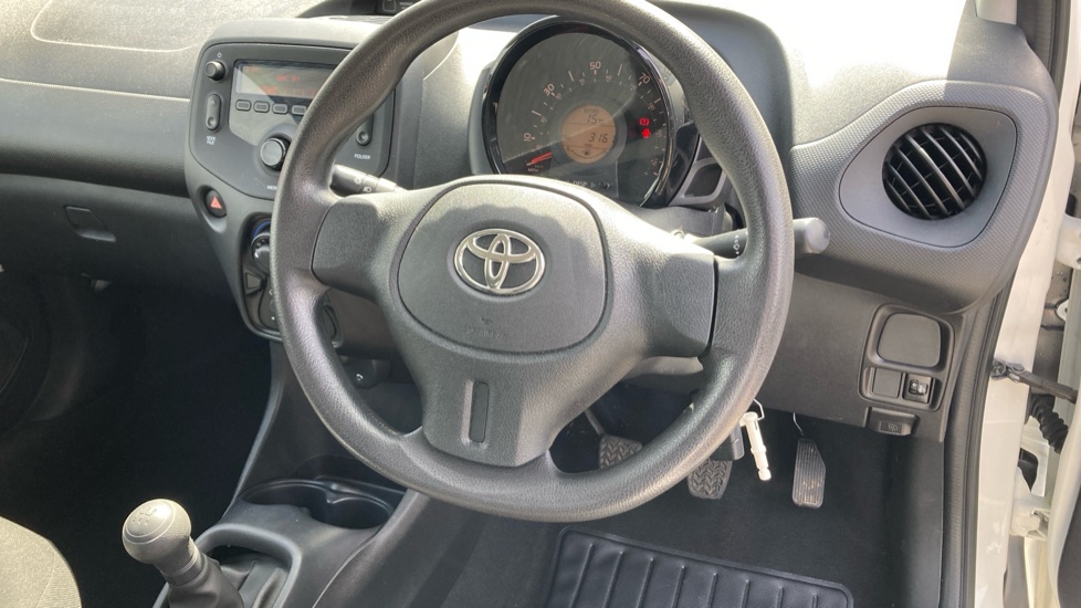 Toyota Aygo 1.0 VVT-i X 3dr Petrol Hatchback - Image 7