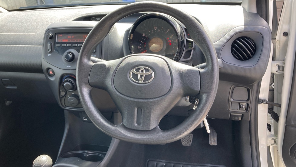 Toyota Aygo 1.0 VVT-i X 3dr Petrol Hatchback - Image 10