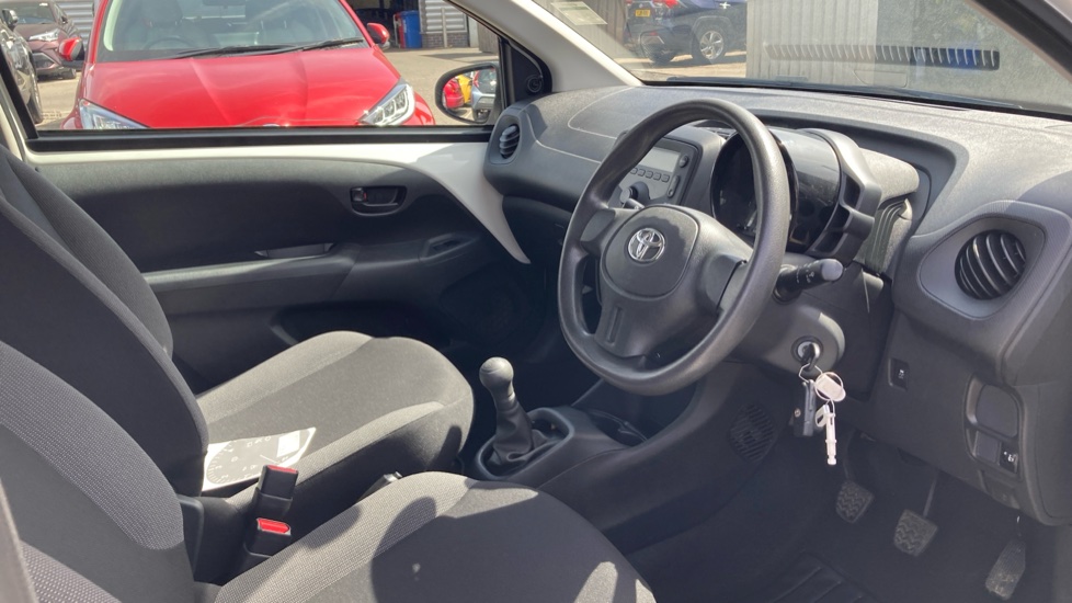 Toyota Aygo 1.0 VVT-i X 3dr Petrol Hatchback - Image 12