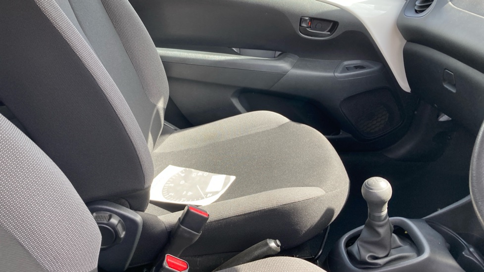 Toyota Aygo 1.0 VVT-i X 3dr Petrol Hatchback - Image 18