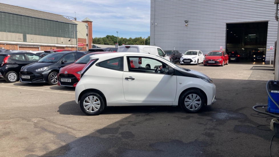 Toyota Aygo 1.0 VVT-i X 3dr Petrol Hatchback - Image 23