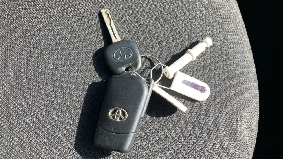 Toyota Aygo 1.0 VVT-i X 3dr Petrol Hatchback - Image 28