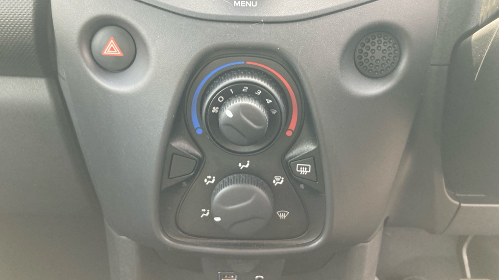 Toyota Aygo 1.0 VVT-i X 3dr Petrol Hatchback - Image 32