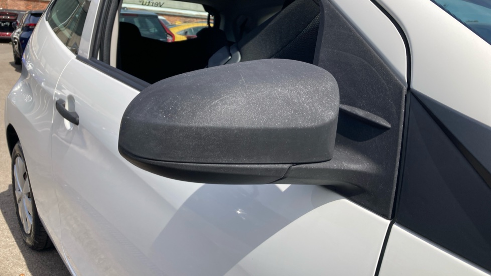 Toyota Aygo 1.0 VVT-i X 3dr Petrol Hatchback - Image 38