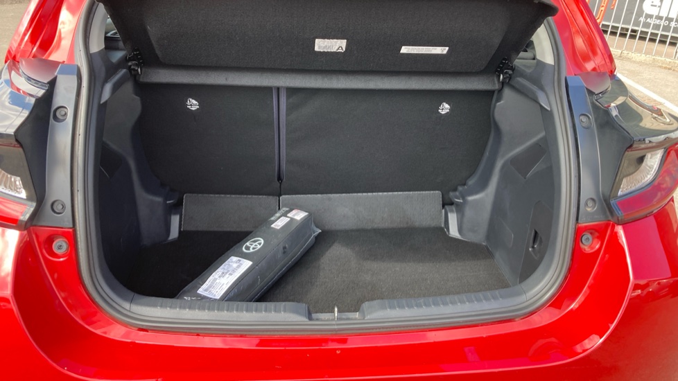 Toyota Yaris 1.5 Hybrid Icon 5dr CVT Hybrid Hatchback - Image 13