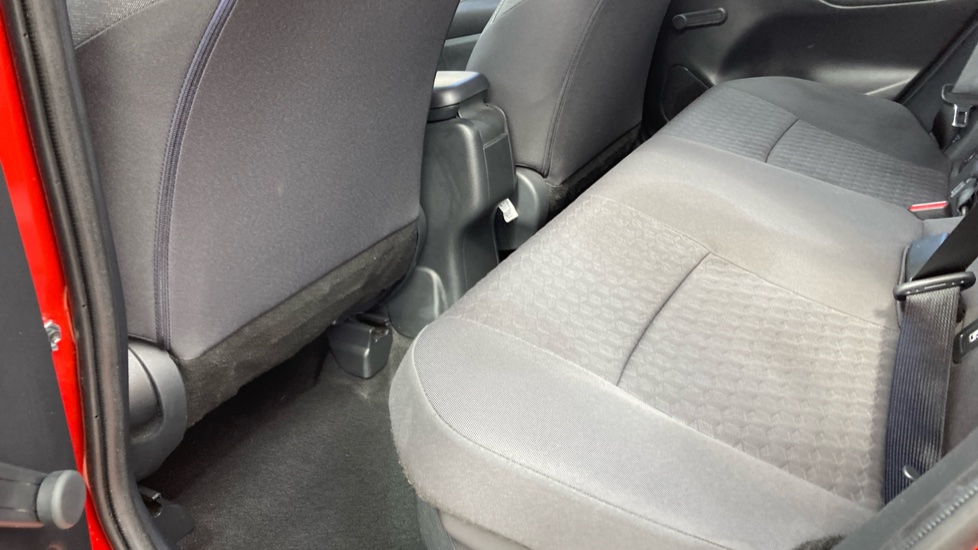 Toyota Yaris 1.5 Hybrid Icon 5dr CVT Hybrid Hatchback - Image 15