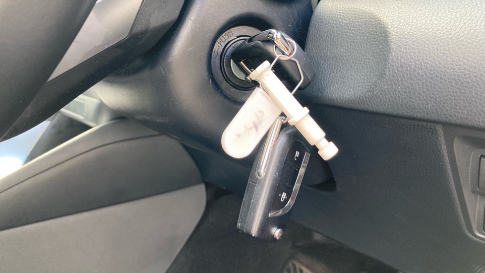 Toyota Yaris 1.5 Hybrid Icon 5dr CVT Hybrid Hatchback - Image 16