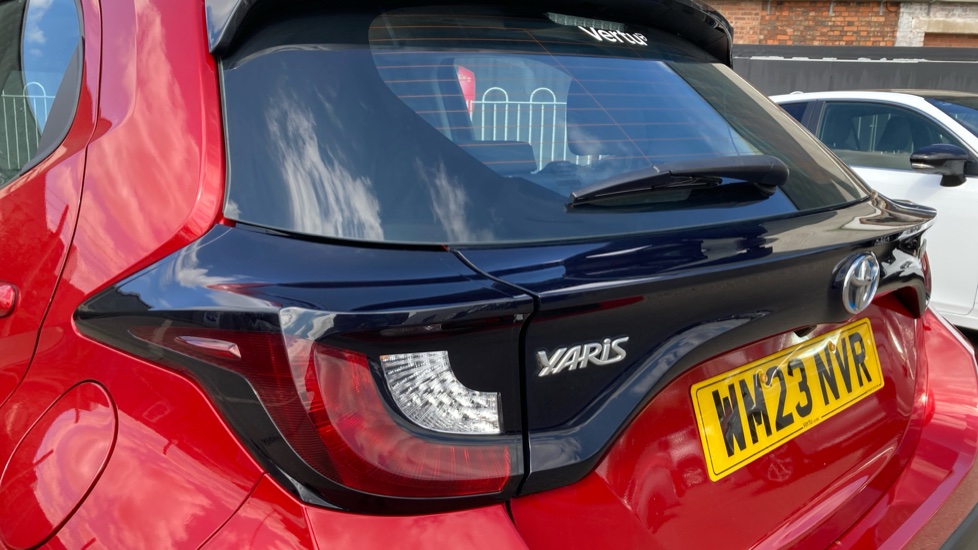 Toyota Yaris 1.5 Hybrid Icon 5dr CVT Hybrid Hatchback - Image 21