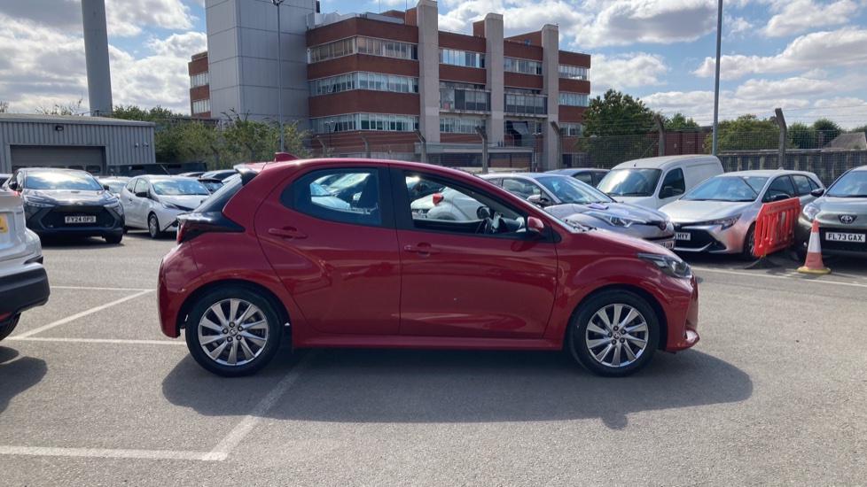 Toyota Yaris 1.5 Hybrid Icon 5dr CVT Hybrid Hatchback - Image 23