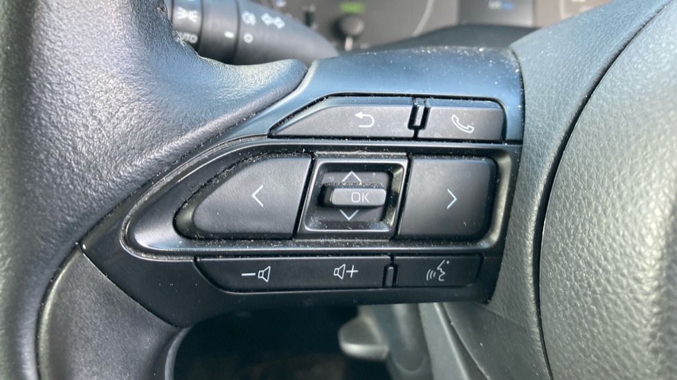 Toyota Yaris 1.5 Hybrid Icon 5dr CVT Hybrid Hatchback - Image 33