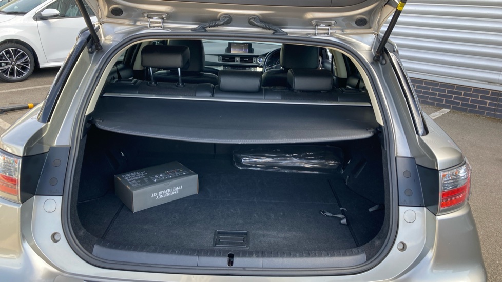 Lexus CT 200h 1.8 Sport 5dr CVT Auto Hybrid Hatchback - Image 13