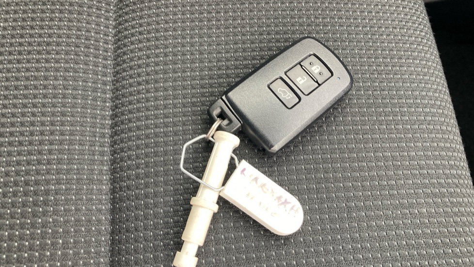 Toyota RAV4 2.5 VVT-i Hybrid Icon Tech TSS 5dr CVT 2WD Hybrid Estate - Image 28