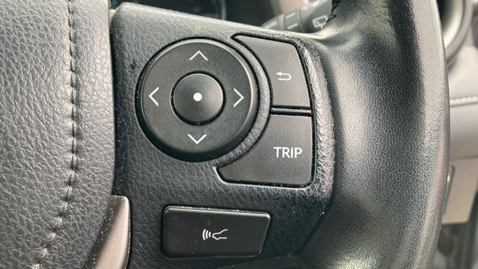 Toyota RAV4 2.5 VVT-i Hybrid Icon Tech TSS 5dr CVT 2WD Hybrid Estate - Image 31