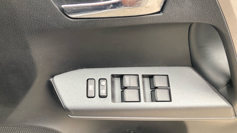 Toyota RAV4 2.5 VVT-i Hybrid Icon Tech TSS 5dr CVT 2WD Hybrid Estate - Image 32