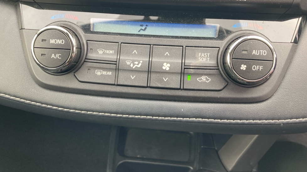 Toyota RAV4 2.5 VVT-i Hybrid Icon Tech TSS 5dr CVT 2WD Hybrid Estate - Image 33