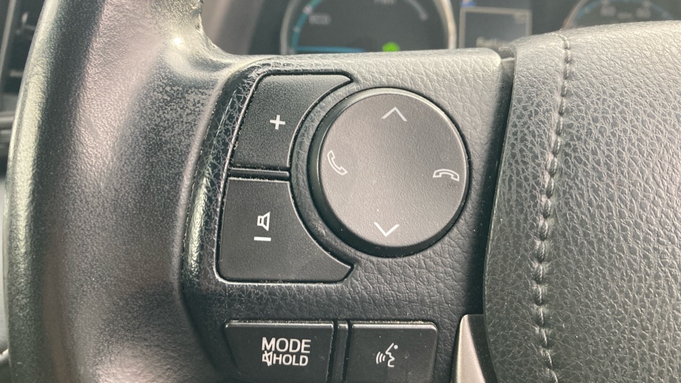 Toyota RAV4 2.5 VVT-i Hybrid Icon Tech TSS 5dr CVT 2WD Hybrid Estate - Image 37