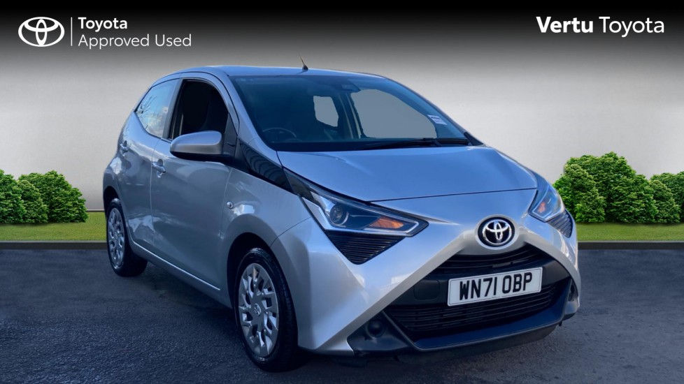 Toyota Aygo 1.0 VVT-i X-Play 5dr Petrol Hatchback - Image 1