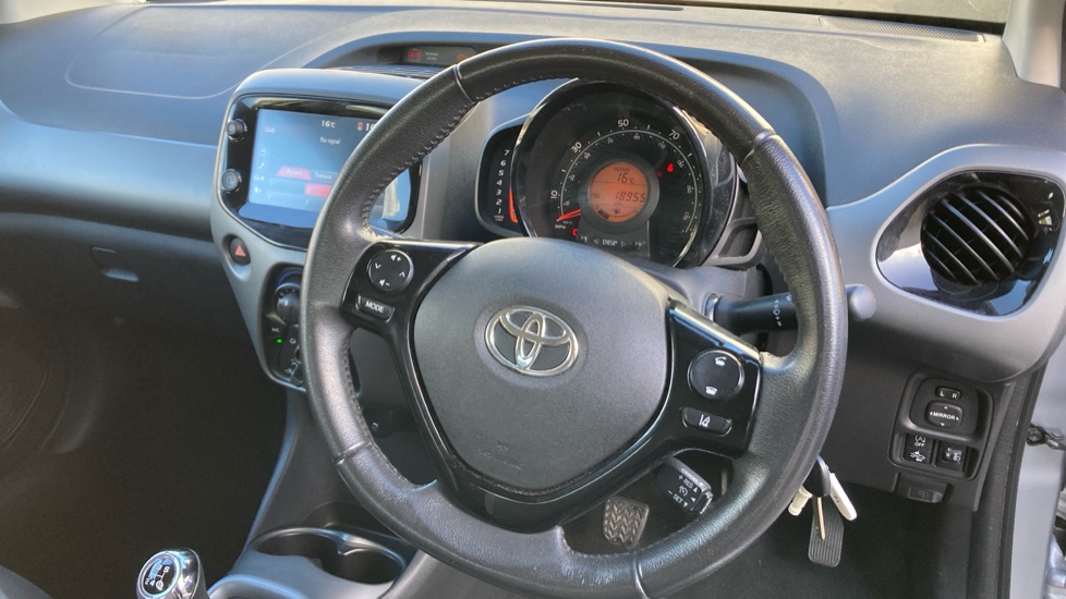 Toyota Aygo 1.0 VVT-i X-Play 5dr Petrol Hatchback - Image 7