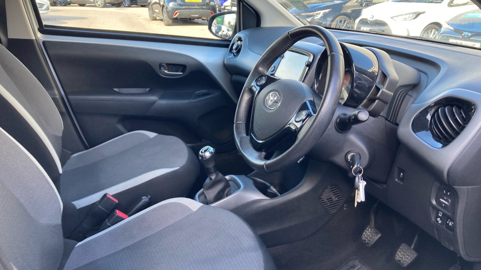 Toyota Aygo 1.0 VVT-i X-Play 5dr Petrol Hatchback - Image 12