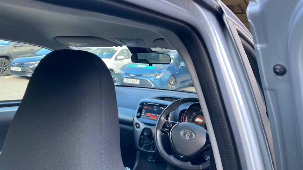 Toyota Aygo 1.0 VVT-i X-Play 5dr Petrol Hatchback - Image 19