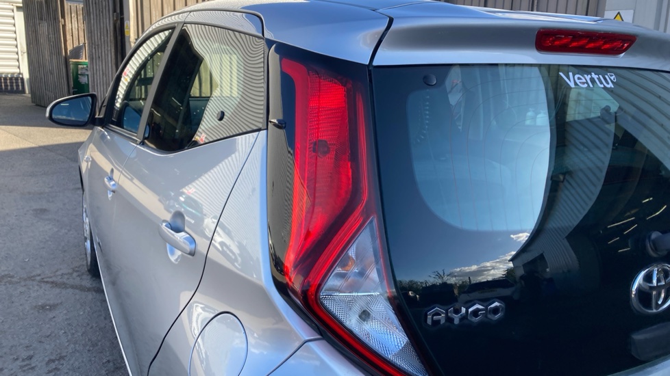 Toyota Aygo 1.0 VVT-i X-Play 5dr Petrol Hatchback - Image 21