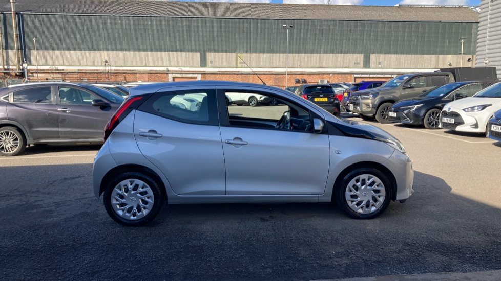 Toyota Aygo 1.0 VVT-i X-Play 5dr Petrol Hatchback - Image 23
