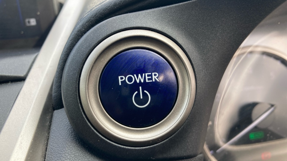 Lexus NX 300h 2.5 Premium Sport Edition 5dr CVT [Pan roof] Hybrid Estate - Image 16