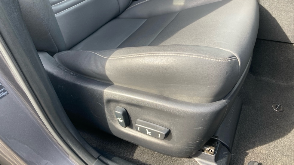 Lexus NX 300h 2.5 Premium Sport Edition 5dr CVT [Pan roof] Hybrid Estate - Image 17