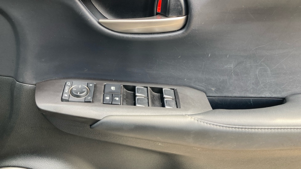 Lexus NX 300h 2.5 Premium Sport Edition 5dr CVT [Pan roof] Hybrid Estate - Image 20