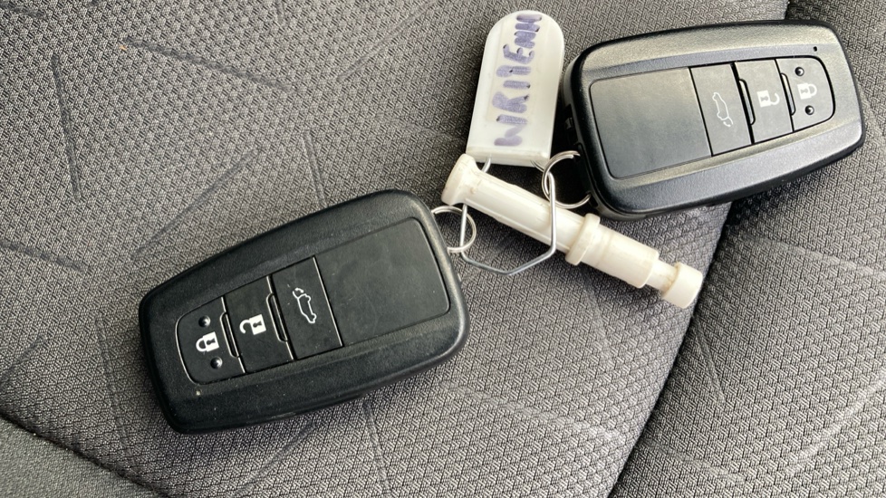 Toyota RAV4 2.5 VVT-i Hybrid Design 5dr CVT 2WD Hybrid Estate - Image 28