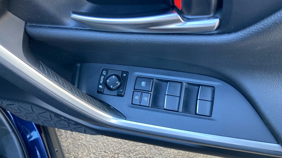 Toyota RAV4 2.5 VVT-i Hybrid Design 5dr CVT 2WD Hybrid Estate - Image 31