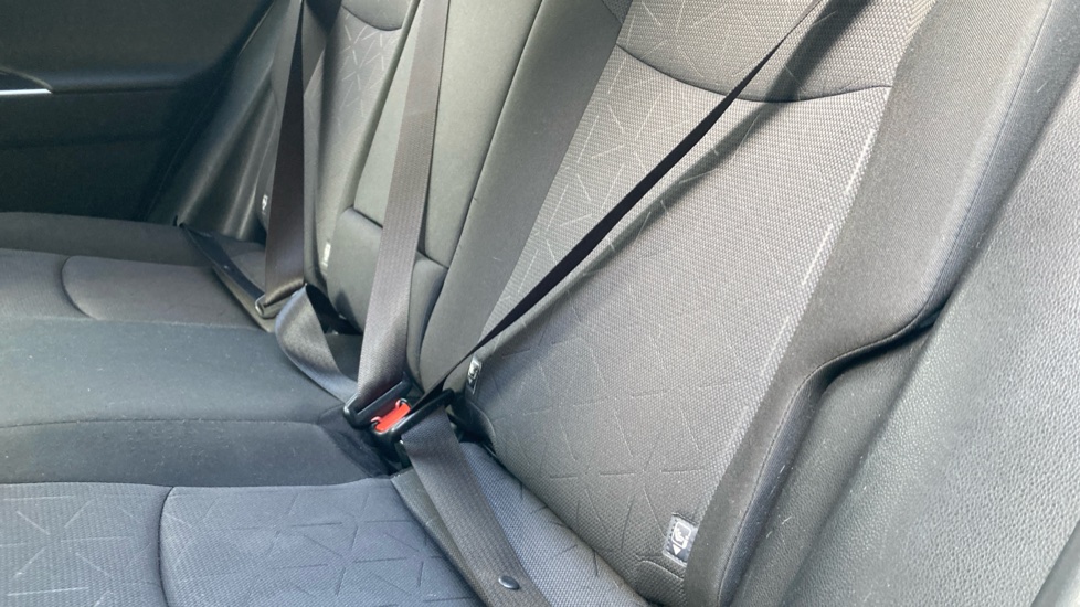 Toyota RAV4 2.5 VVT-i Hybrid Design 5dr CVT 2WD Hybrid Estate - Image 38