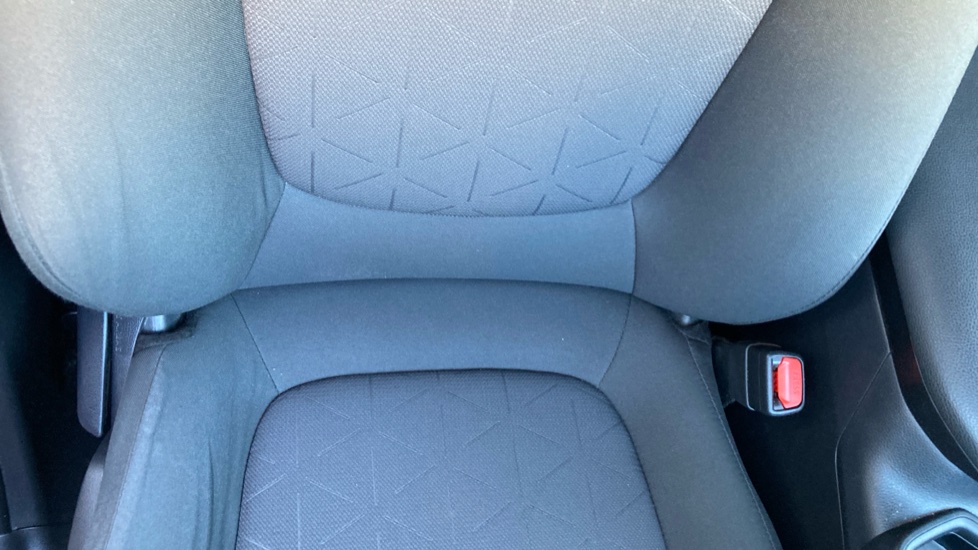 Toyota RAV4 2.5 VVT-i Hybrid Design 5dr CVT Hybrid Estate - Image 14