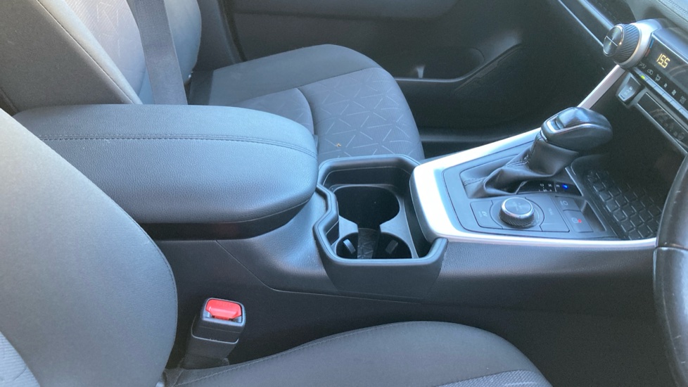 Toyota RAV4 2.5 VVT-i Hybrid Design 5dr CVT Hybrid Estate - Image 18
