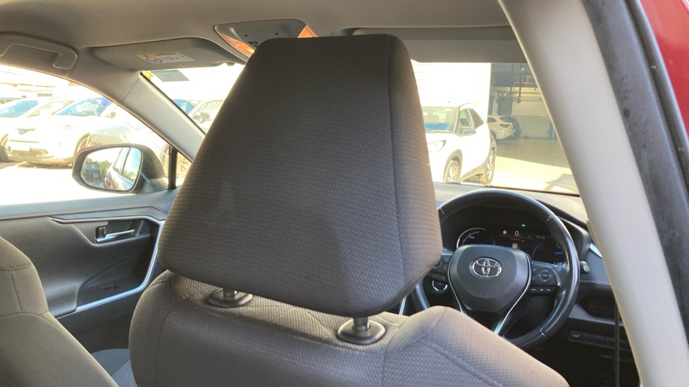 Toyota RAV4 2.5 VVT-i Hybrid Design 5dr CVT Hybrid Estate - Image 19