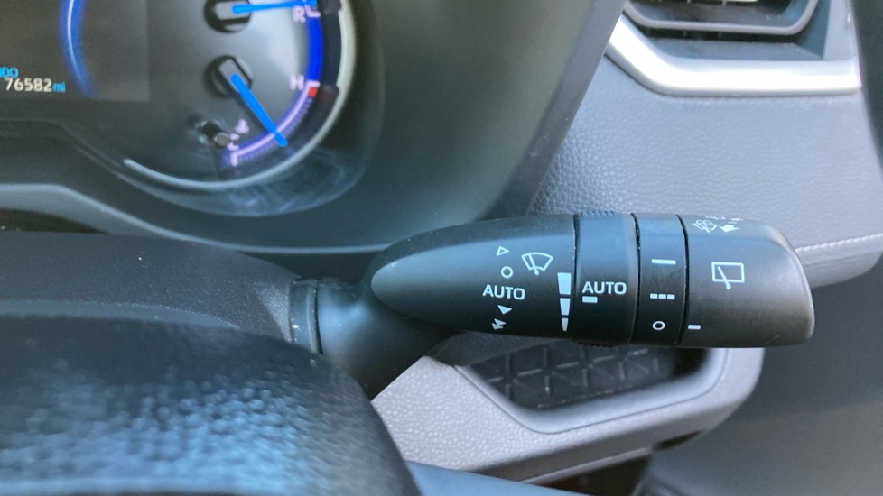 Toyota RAV4 2.5 VVT-i Hybrid Design 5dr CVT Hybrid Estate - Image 33