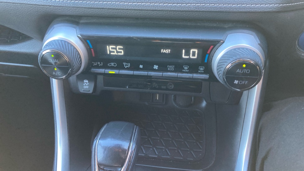 Toyota RAV4 2.5 VVT-i Hybrid Design 5dr CVT Hybrid Estate - Image 35