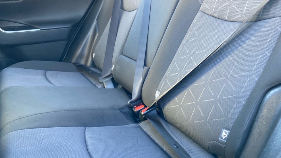 Toyota RAV4 2.5 VVT-i Hybrid Design 5dr CVT Hybrid Estate - Image 41