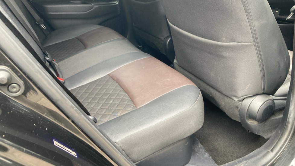 Toyota C-HR 1.8 Hybrid Excel 5dr CVT Hybrid Hatchback - Image 8