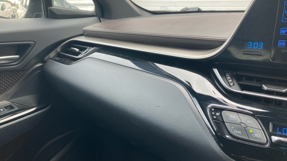 Toyota C-HR 1.8 Hybrid Excel 5dr CVT Hybrid Hatchback - Image 27