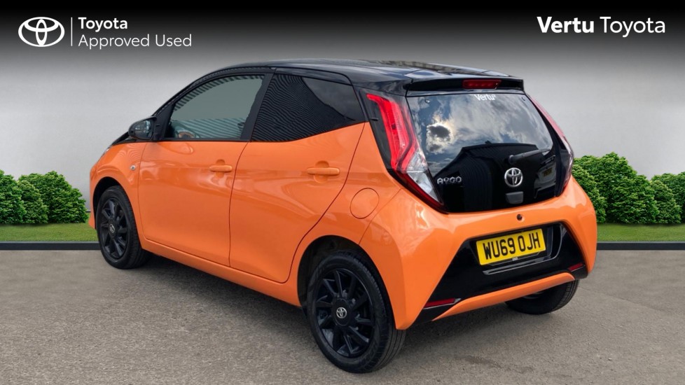 Toyota Aygo 1.0 VVT-i X-Cite 5 5dr Petrol Hatchback - Image 4