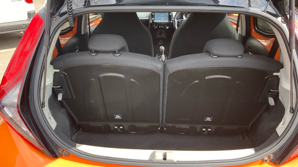 Toyota Aygo 1.0 VVT-i X-Cite 5 5dr Petrol Hatchback - Image 13