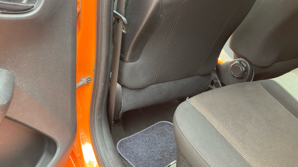 Toyota Aygo 1.0 VVT-i X-Cite 5 5dr Petrol Hatchback - Image 15