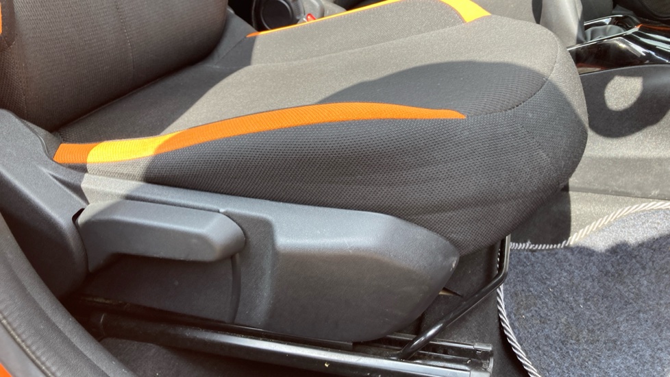 Toyota Aygo 1.0 VVT-i X-Cite 5 5dr Petrol Hatchback - Image 17