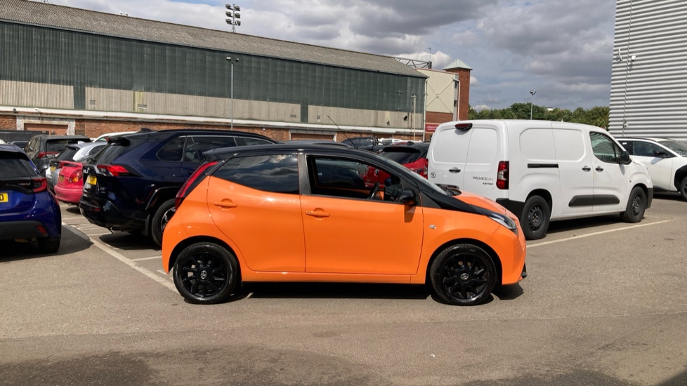 Toyota Aygo 1.0 VVT-i X-Cite 5 5dr Petrol Hatchback - Image 23