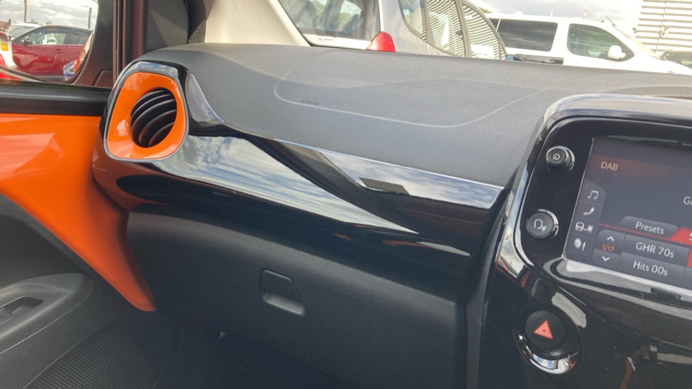 Toyota Aygo 1.0 VVT-i X-Cite 5 5dr Petrol Hatchback - Image 27