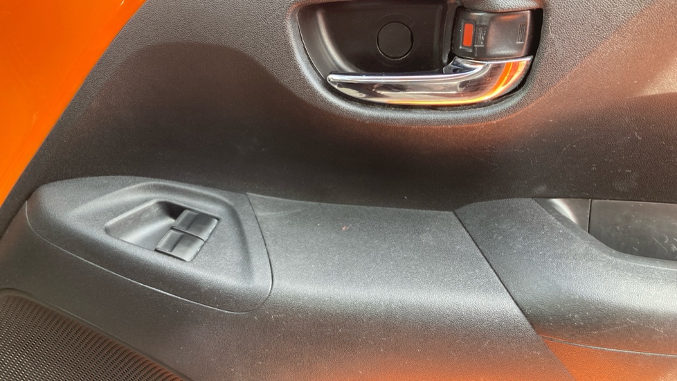Toyota Aygo 1.0 VVT-i X-Cite 5 5dr Petrol Hatchback - Image 29